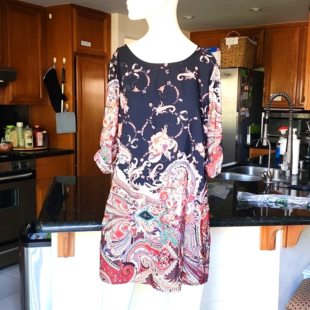 Dress with sleeves